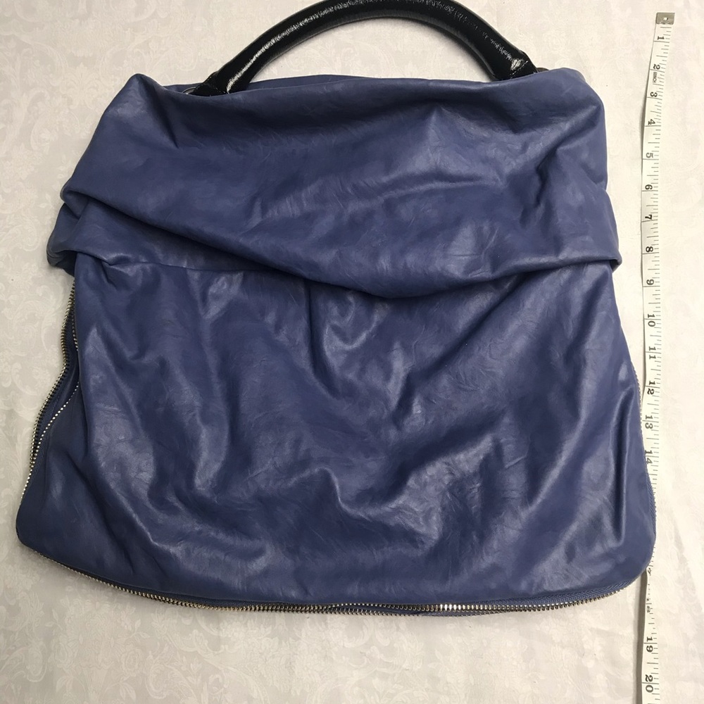 Simply Vera periwinkle purse